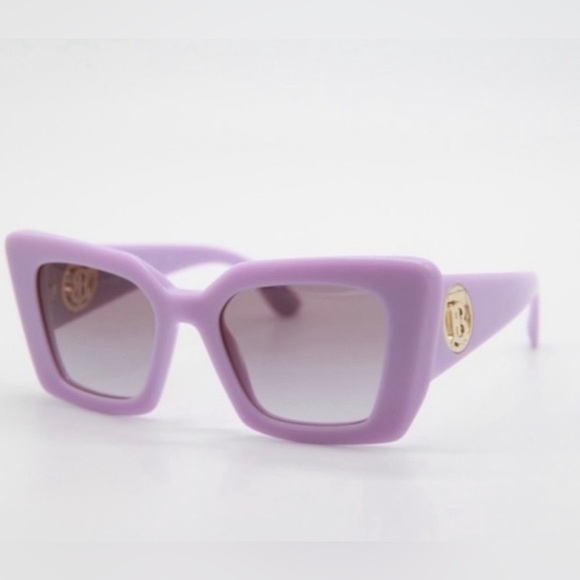 NIB Burberry Daisy Women’s Sunglasses - Picture 4 of 5